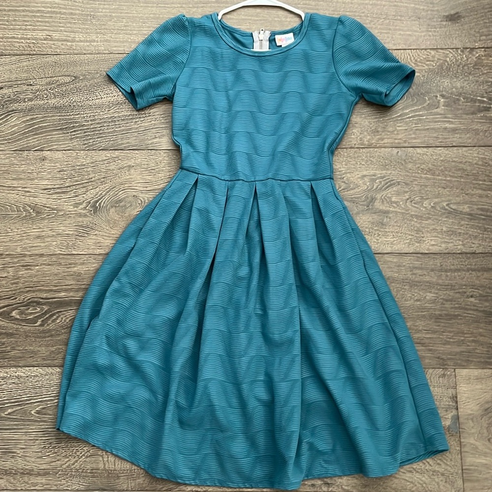 Lularoe Mae dress in textured turquoise size small